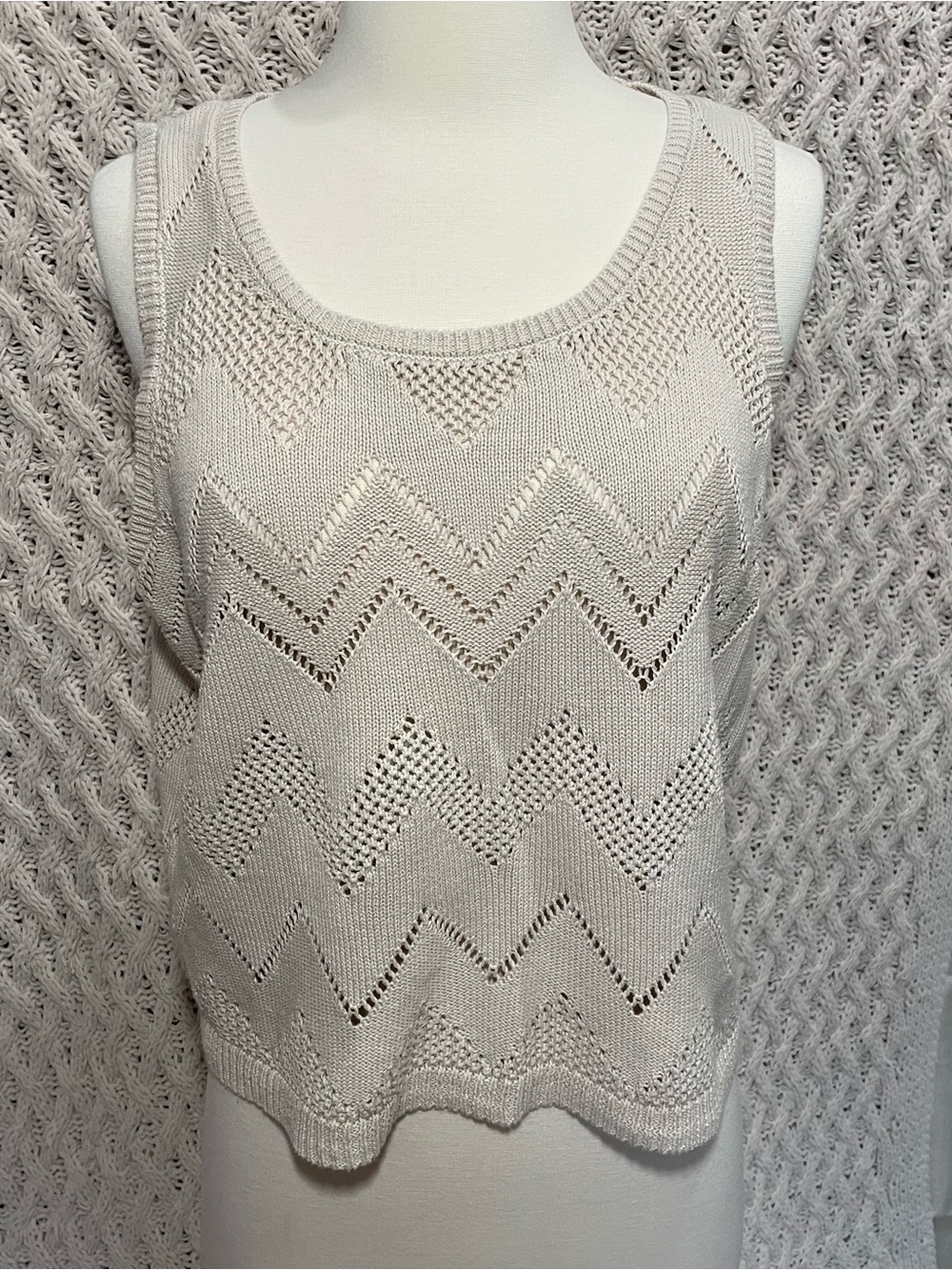 Marled Cream woman Open-Knit Chevron Tank Top size xl runs smaller